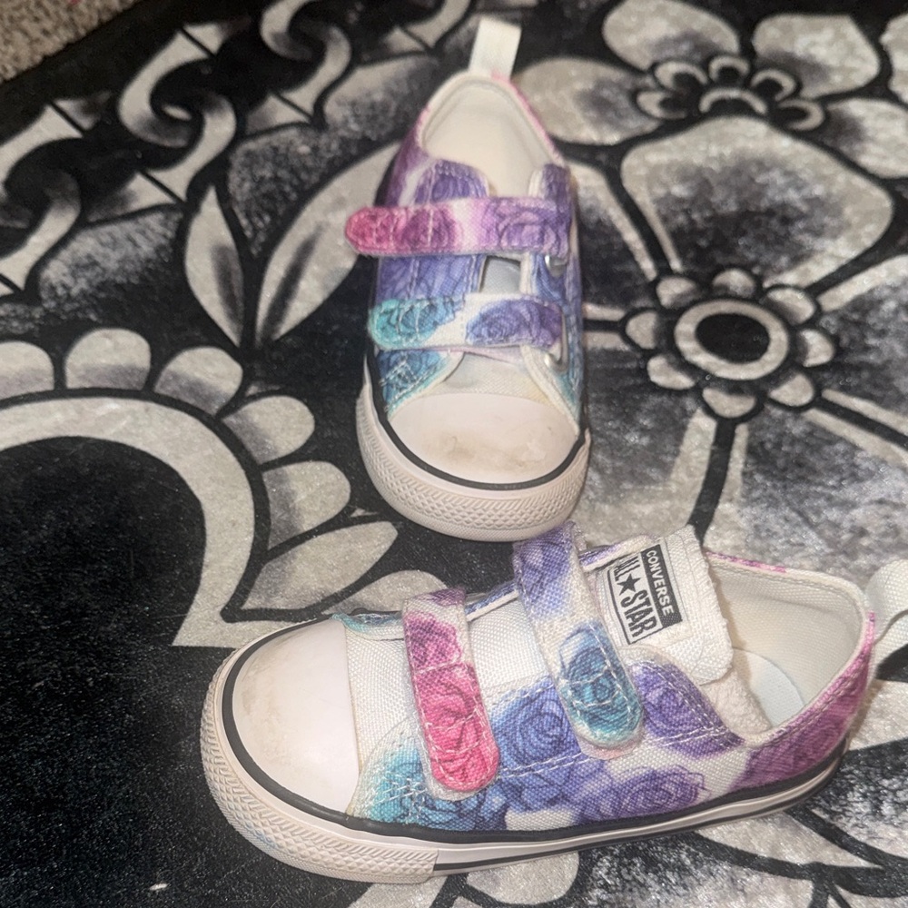 Converse toddler size 8